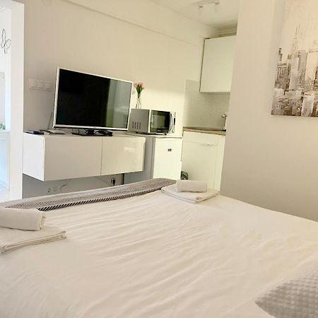 Bed & Bike Zagreb Studio Apartment ภายนอก รูปภาพ