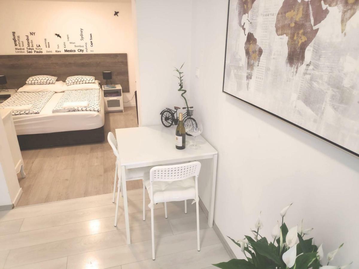 Bed & Bike Zagreb Studio Apartment ภายนอก รูปภาพ